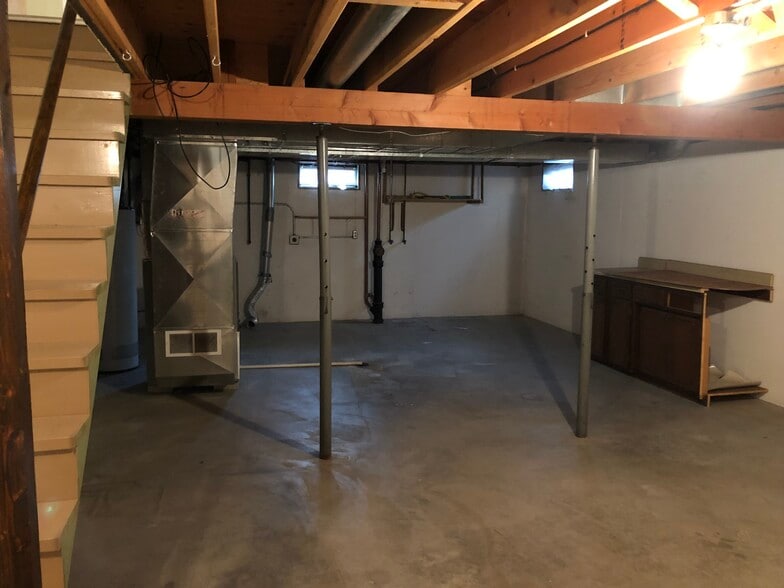 Building Photo - 1400 Katers Dr