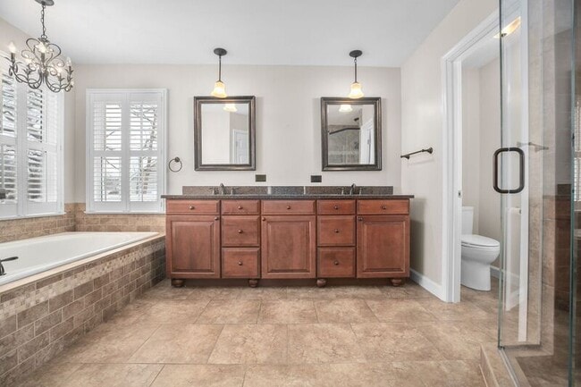 Building Photo - 6000 Blackstone Blvd