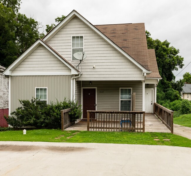 Primary Photo - 1607 Ralph David Abernathy Blvd SW