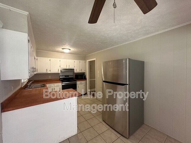 Building Photo - 4453 Oakmont Cir