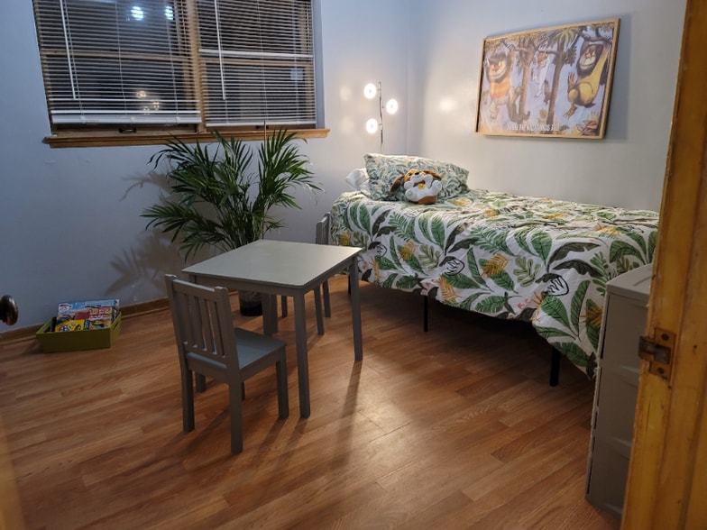 Building Photo - 3401 S Howell Ave