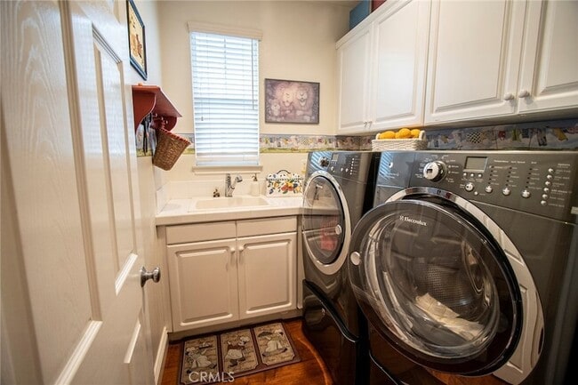 Building Photo - 27016 Island Rd