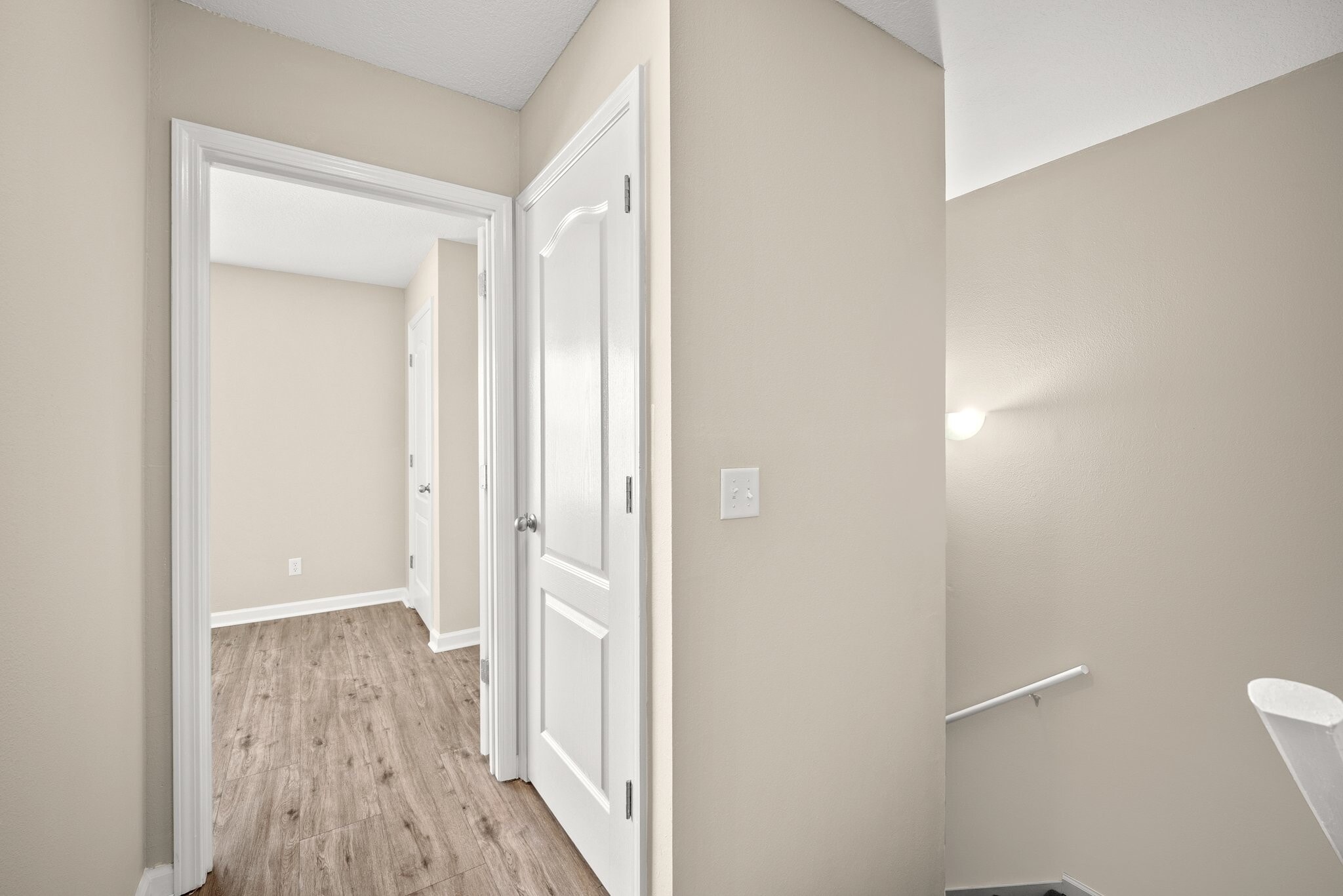 Building Photo - 833 Arbor Lake Dr