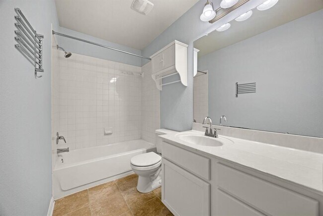 Building Photo - 1323 Anna Palm Way