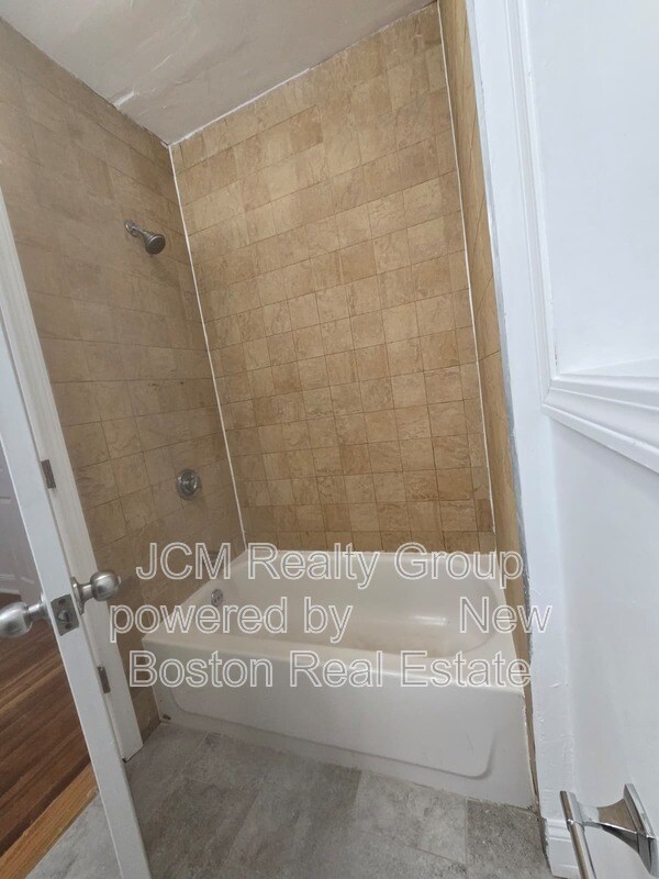 Building Photo - 138 Chestnut St