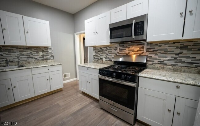 Building Photo - 226 Fairmount Ave