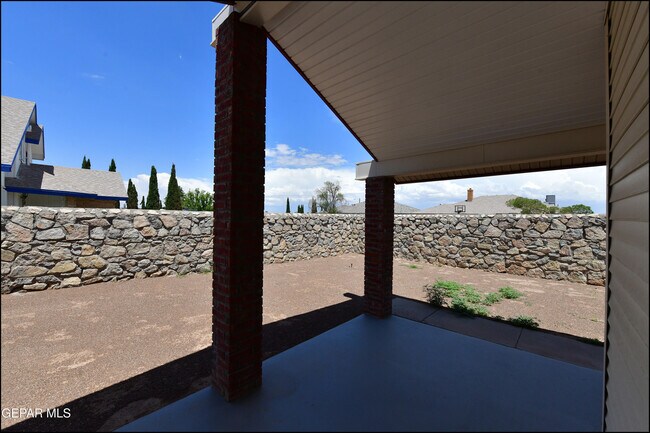 Building Photo - 4526 Monahans Dr