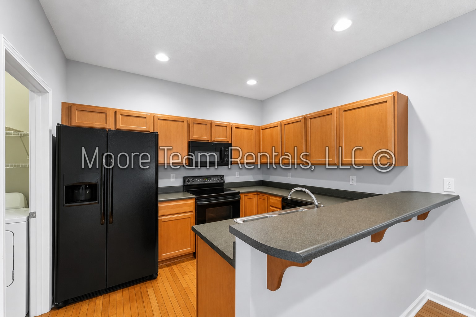 Building Photo - 250 Highland Golf Dr