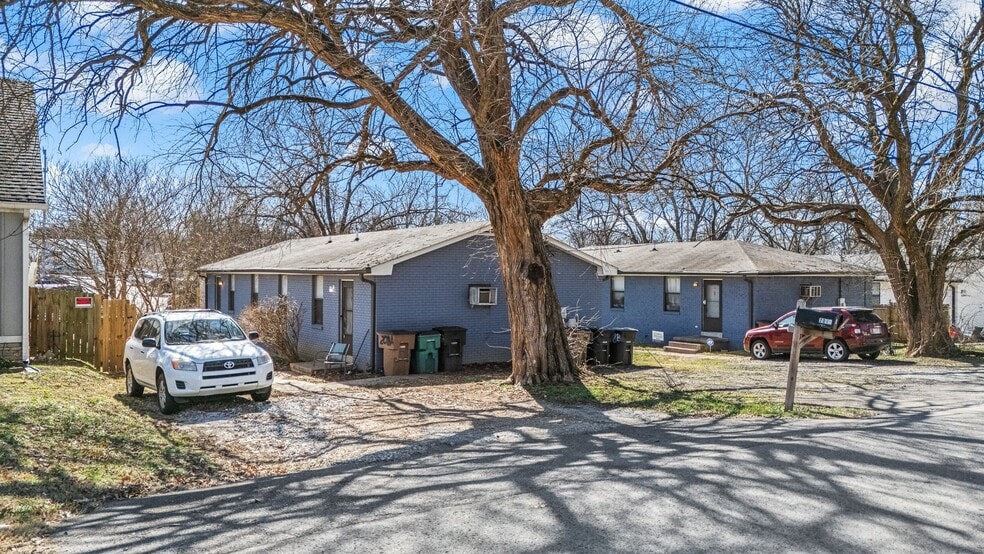 Off Street Parking - 206 Prince Ave