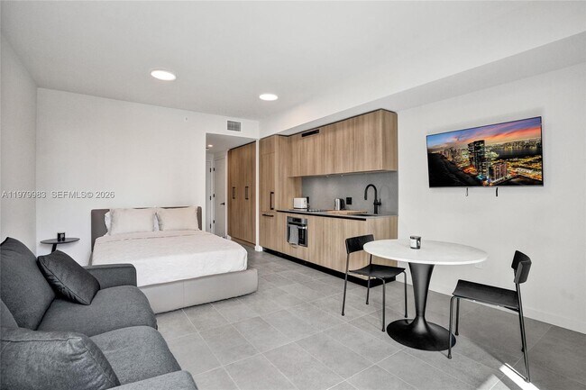 Building Photo - 151 NE 5th St