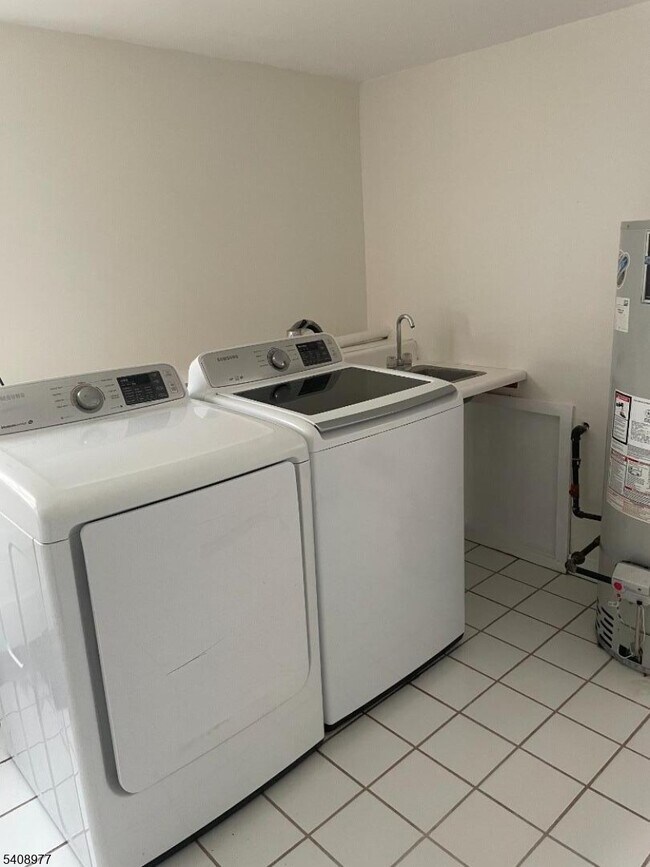 Building Photo - 411 Lake Shore Dr