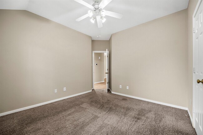 Building Photo - 26515 Autumn Orchard Ct