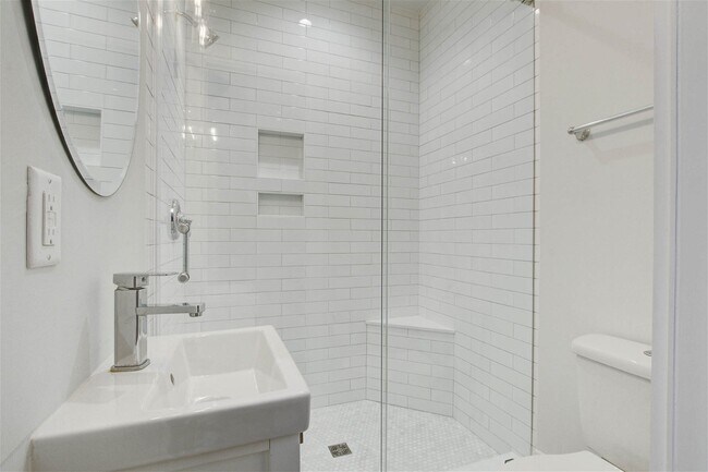 Building Photo - 21 Charlotte Street Apt #D, Charleston, SC...