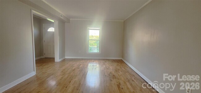 Building Photo - 2015 Glouchester Cir