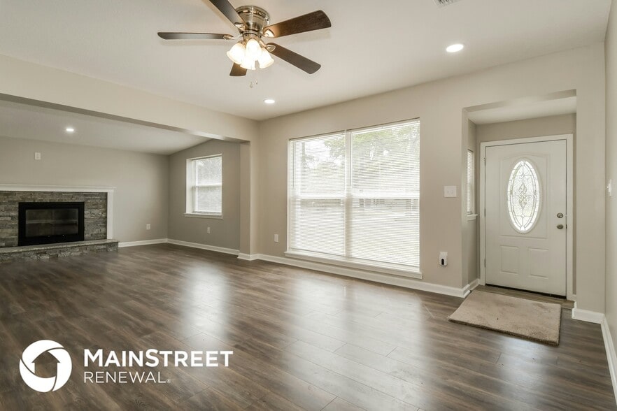 Building Photo - 8509 Addison Rd