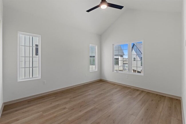 Building Photo - 1736 Bunche Rd