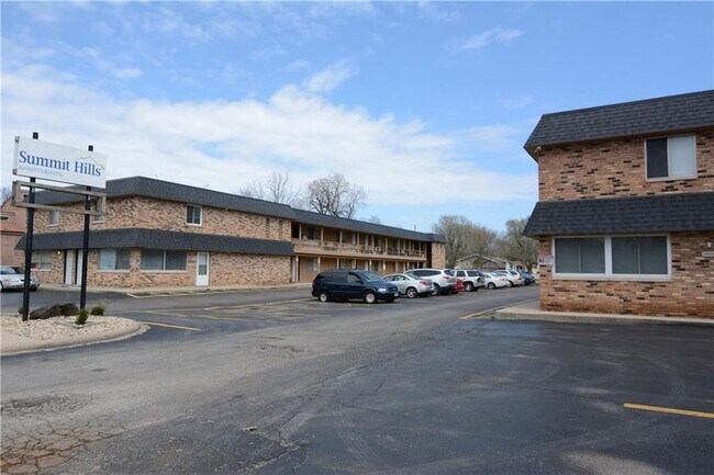 Building Photo - Summit Apartments