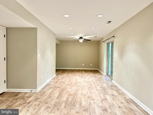 Building Photo - 15793 Moncure Dr