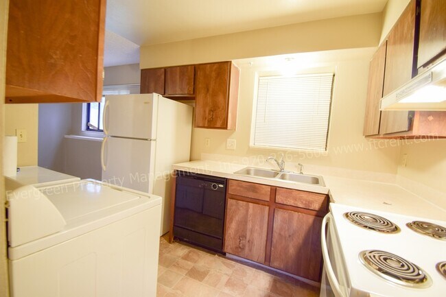 Building Photo - 211 N Shields St