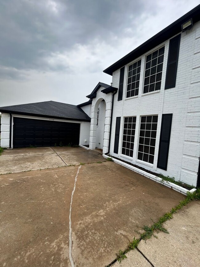 Building Photo - 3712 Mitchell Ct
