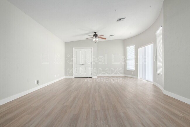 Building Photo - 1332 N 71st St