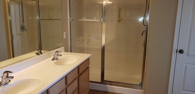 Building Photo - 21622 Dietz Dr