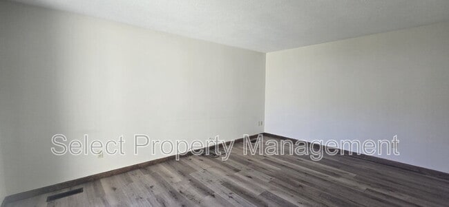 Building Photo - 7704 Kern Valley Dr
