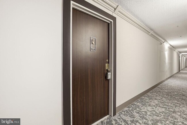 Building Photo - 2300 Pimmit Dr