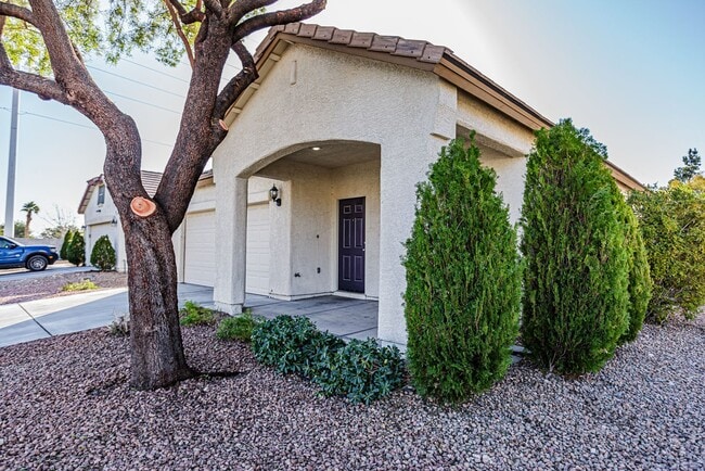 Building Photo - 1 Story home with 3 Bedrooms