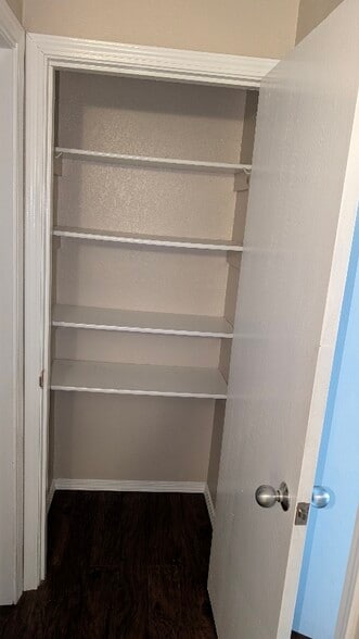 Building Photo - 2201 Romig Pl