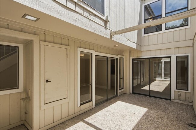 Building Photo - 1801 Polo Rd