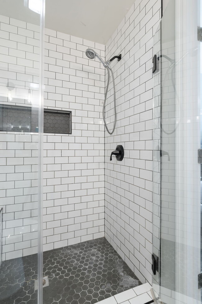 Building Photo - 21 Hilltop Dr