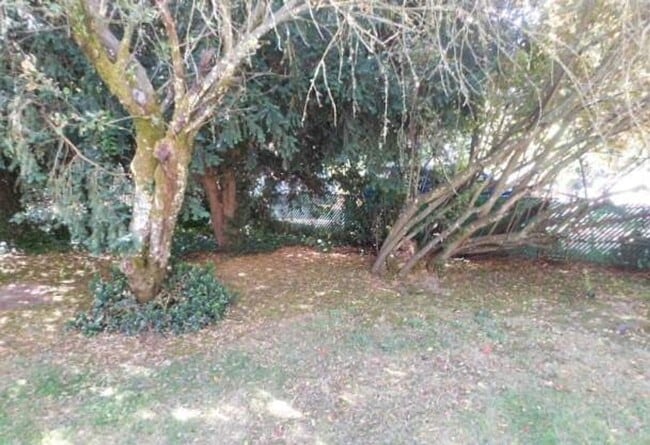 Building Photo - 3Bd/1Ba Two Story House - Available Soon!