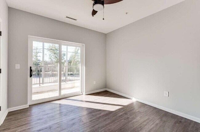 Building Photo - 1420 Ewing Pk Lp