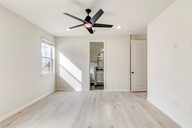 Building Photo - 2008 Kit Cir