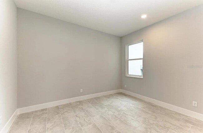 Building Photo - 10016 Rembrandt Wy