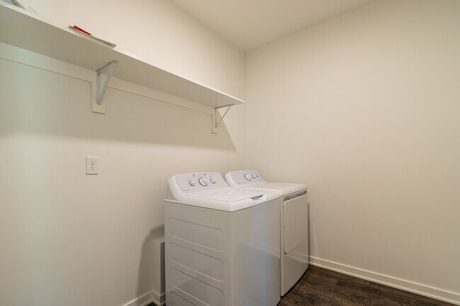 Building Photo - 1920 Edwards St