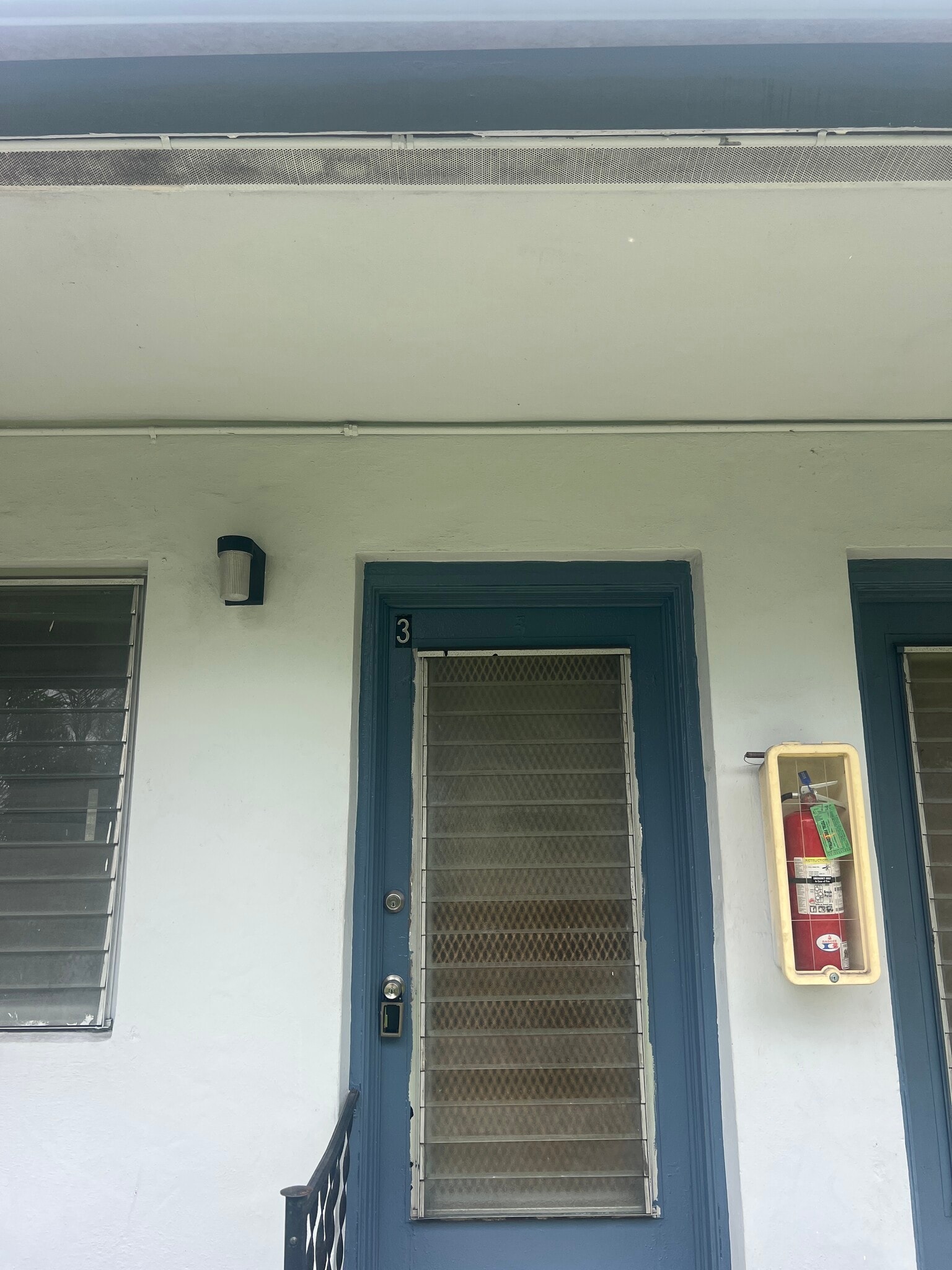 Building Photo - 505 NE 150th St