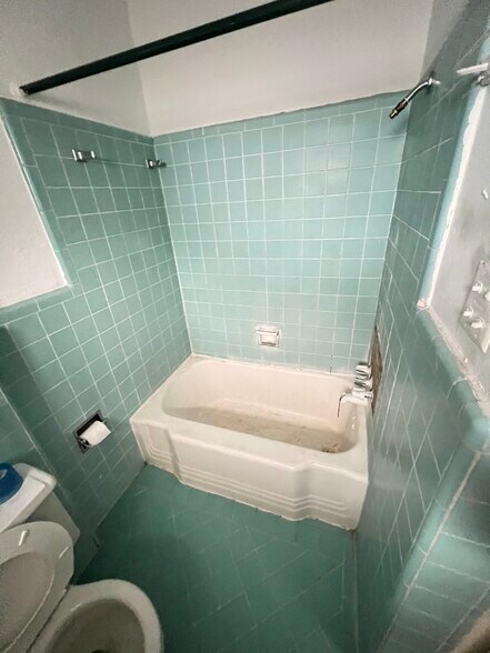 bathroom - 3834 Glen Arbor Dr