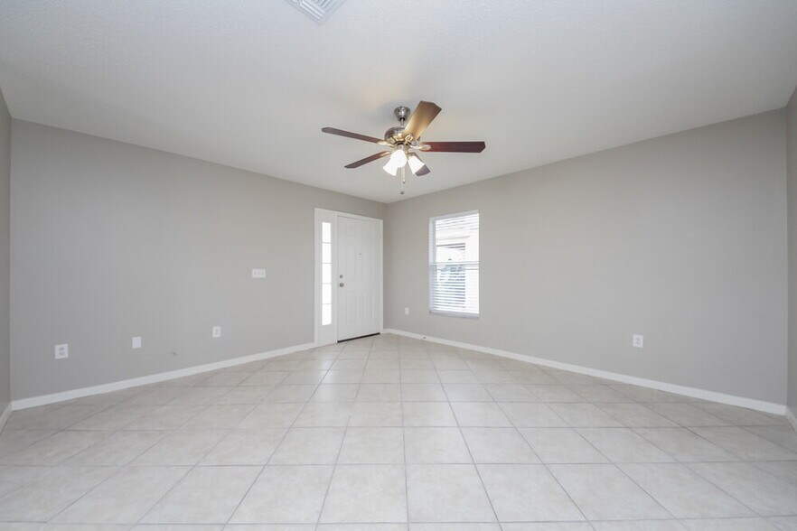 Building Photo - 221 Owenshire Cir