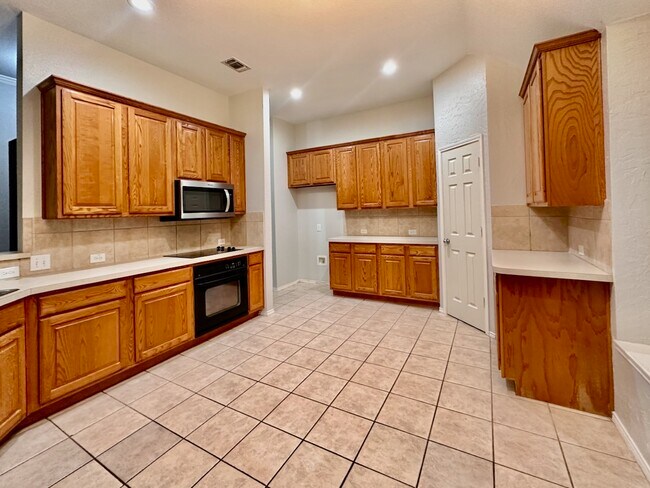Building Photo - 5016 Springflower Dr