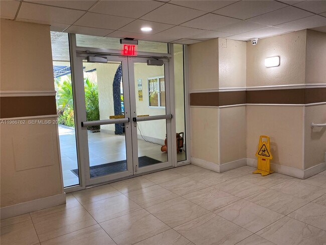 Building Photo - 4550 NW 9th St