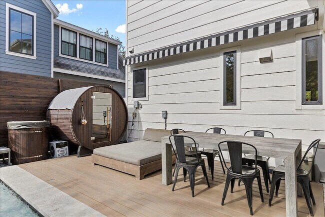 Building Photo - 4201 Clawson Rd