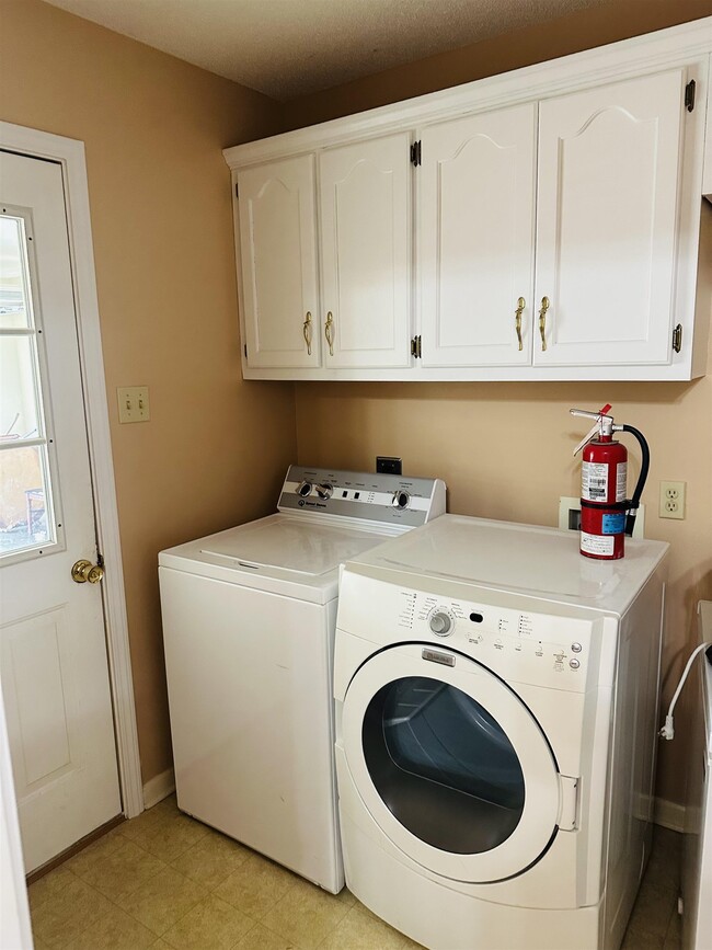 Building Photo - 119 Pennsylvania Ave