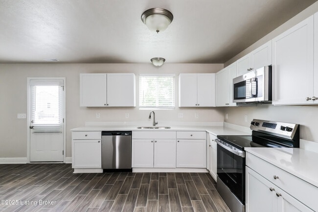 Building Photo - 12087 Parkview Trace Dr