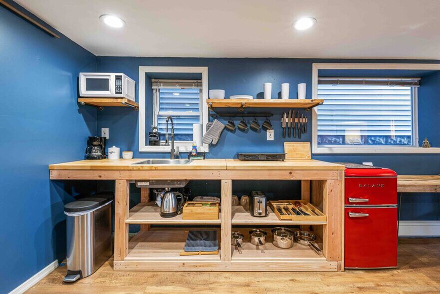 Building Photo - 1510 85th St