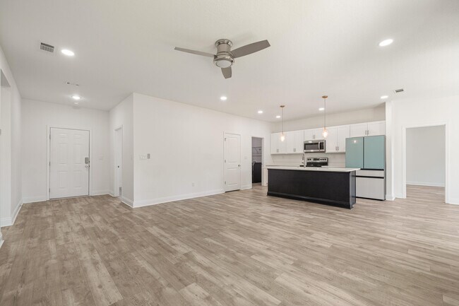 Building Photo - 4902 Kensington Ln