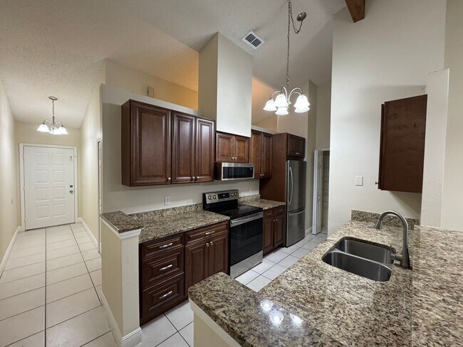 Building Photo - Charming 3 Bedroom, 2 Bathroom Home in Winter Park!!