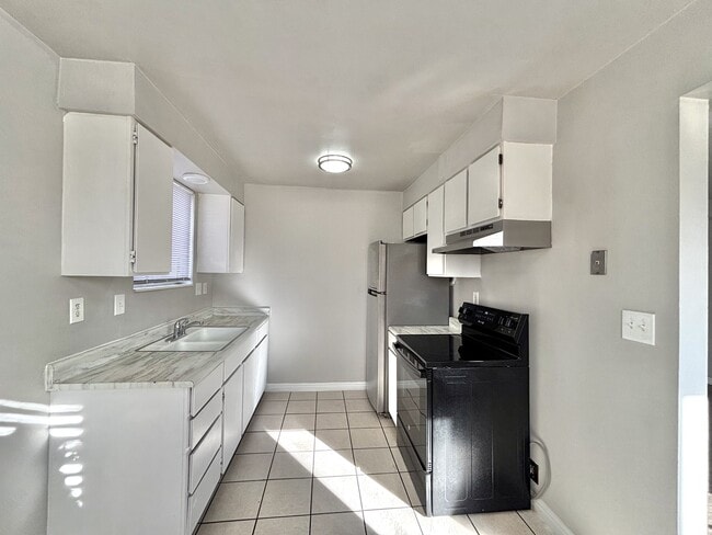 Building Photo - 7875 S 3800 W