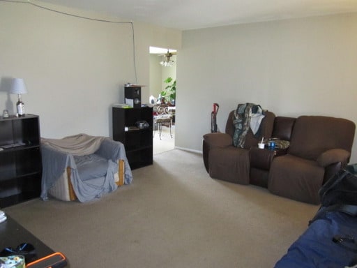 Building Photo - Updated 4Bed/2 Bath Home